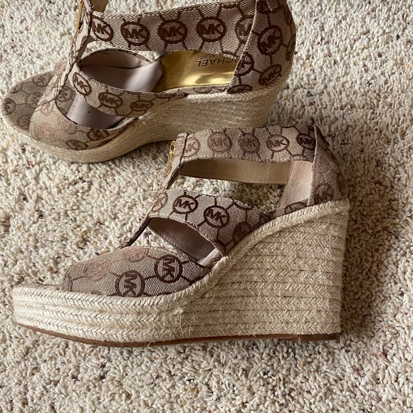 Michael Kors wedges - Picture 3 of 3